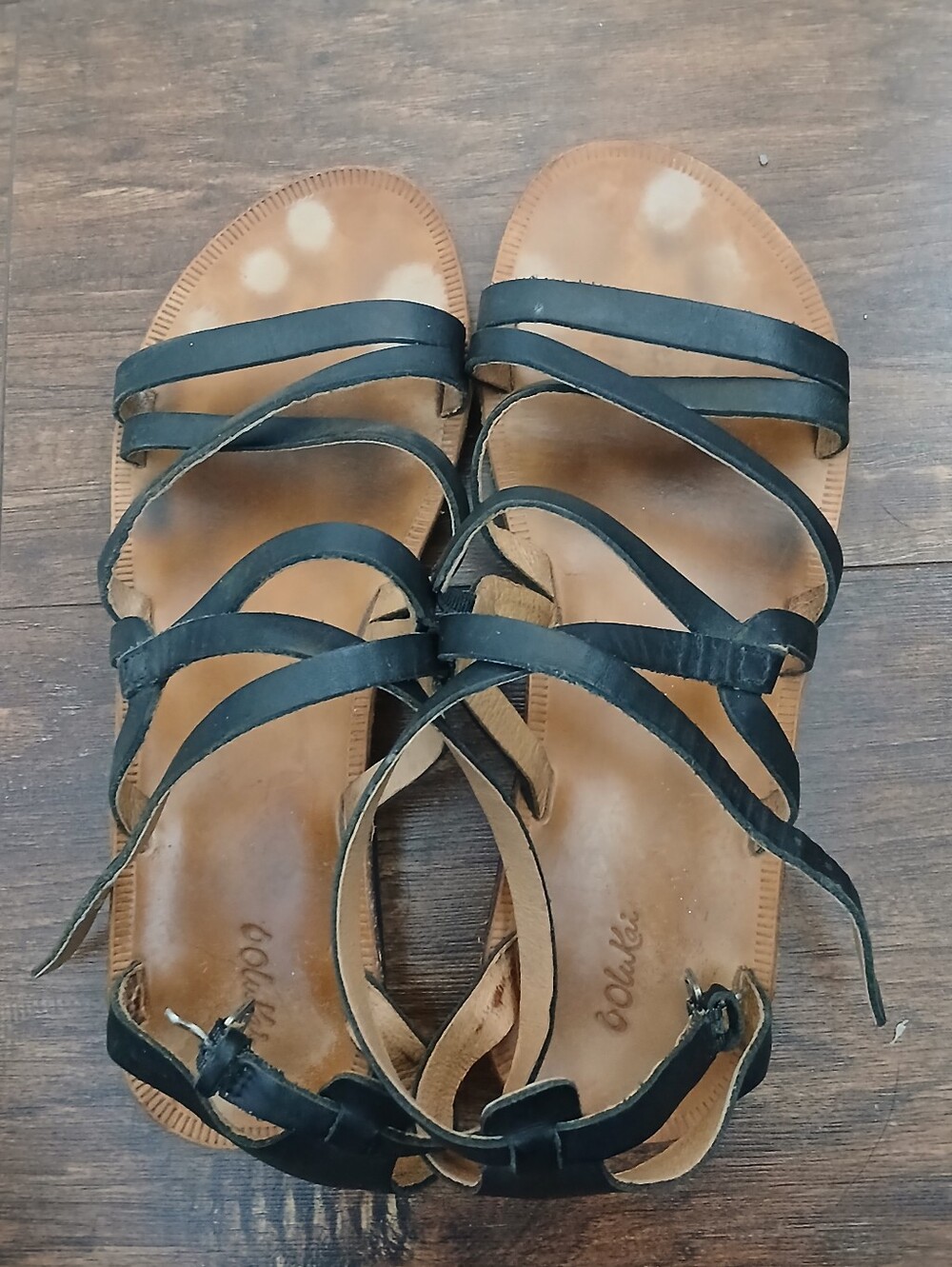 Olulai Women’s Black Strappy Flat Sandals with Wrap-Around Straps